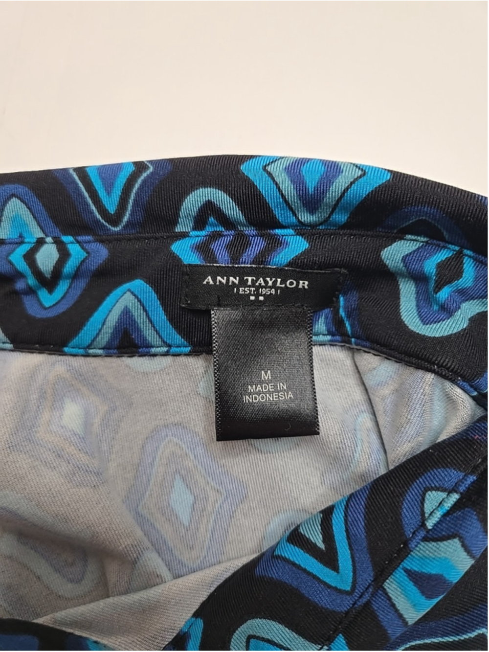 Ann Taylor Geo Print Shirt Dress Medium Navy Blue Midi Belted Button Front - Picture 3 of 8